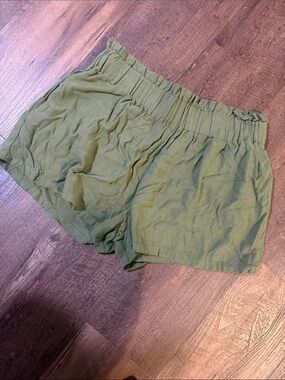 Double Zero Olive Green High-Waist Casual Shorts